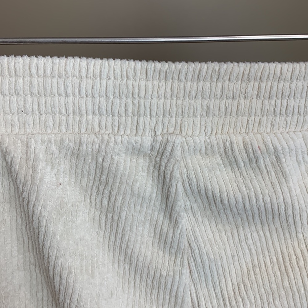 Aeri groove on ribbed velour flare pants - Picture 6 of 8